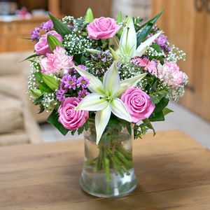 Finishing Touch Gifts And Flowers - Florist in Welton, Lincoln (UK)