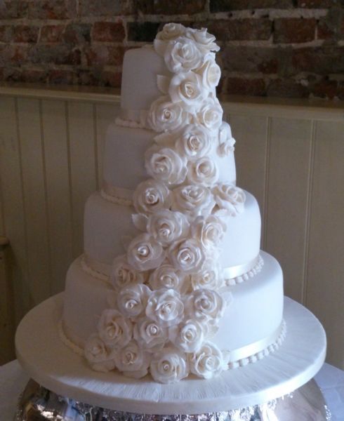 Anne's Cakes For All Occasions - Wedding Cake Maker in Sudbury (UK)